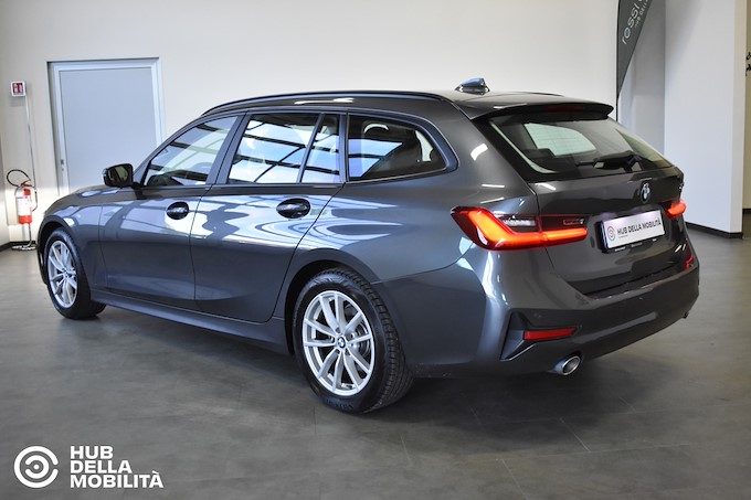 BMW 318d 48V Touring Business Advantage