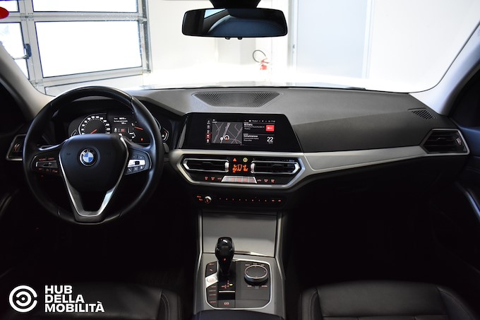 BMW 318d 48V Touring Business Advantage