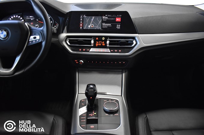 BMW 318d 48V Touring Business Advantage