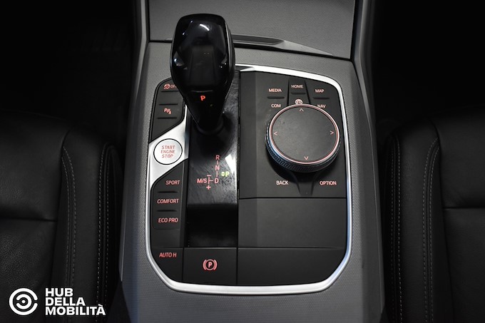 BMW 318d 48V Touring Business Advantage