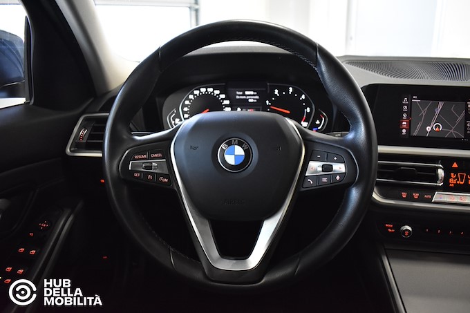 BMW 318d 48V Touring Business Advantage