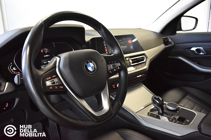 BMW 318d 48V Touring Business Advantage