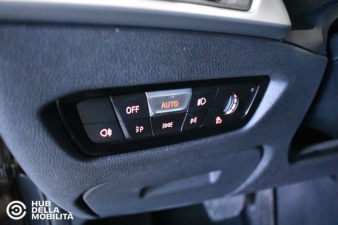 BMW 318d 48V Touring Business Advantage