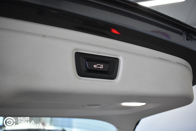 BMW 318d 48V Touring Business Advantage