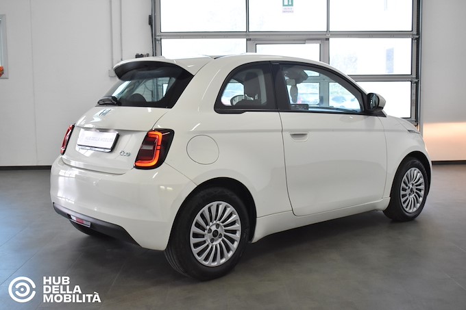 FIAT 500e Berlina 23,8 kWh