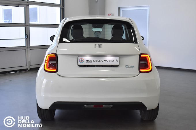 FIAT 500e Berlina 23,8 kWh