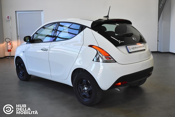 LANCIA Ypsilon 1.0 FireFly 5 porte S&S Hybrid Silver Plus