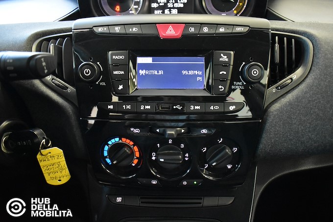 LANCIA Ypsilon 1.0 FireFly 5 porte S&S Hybrid Silver Plus