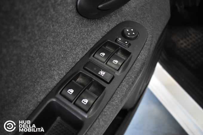 LANCIA Ypsilon 1.0 FireFly 5 porte S&S Hybrid Silver Plus