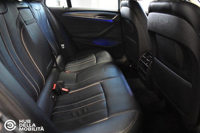 BMW 520d xDrive Touring Luxury