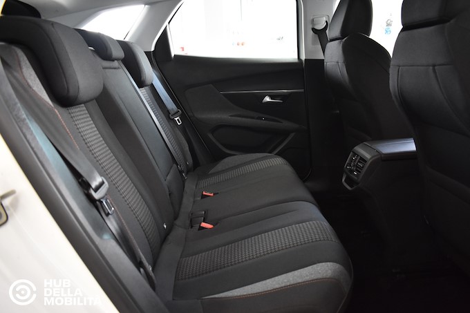 PEUGEOT 3008 BlueHDi 130 S&S EAT8 Business