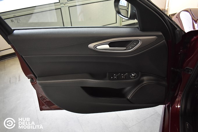 ALFA ROMEO Giulia 2.2 Turbodiesel 210 CV AT8 AWD Q4 Veloce