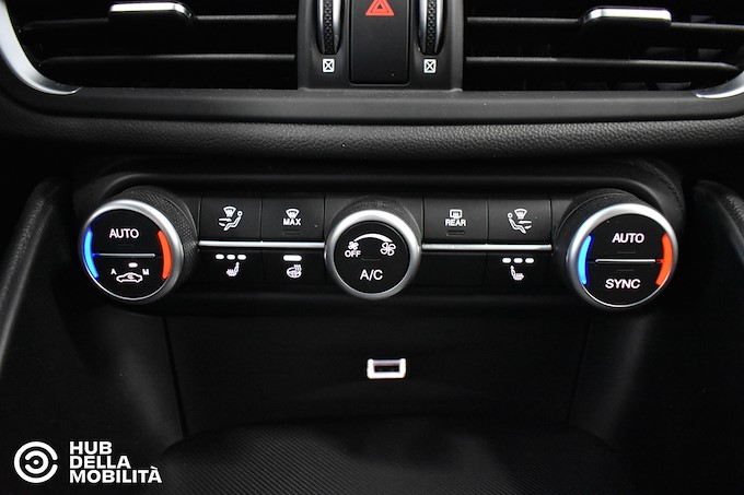 ALFA ROMEO Giulia 2.2 Turbodiesel 210 CV AT8 AWD Q4 Veloce