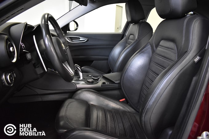 ALFA ROMEO Giulia 2.2 Turbodiesel 210 CV AT8 AWD Q4 Veloce