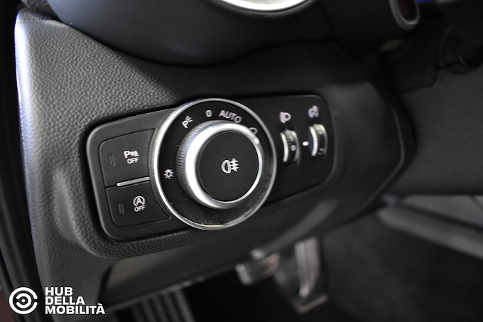 ALFA ROMEO Giulia 2.2 Turbodiesel 210 CV AT8 AWD Q4 Veloce