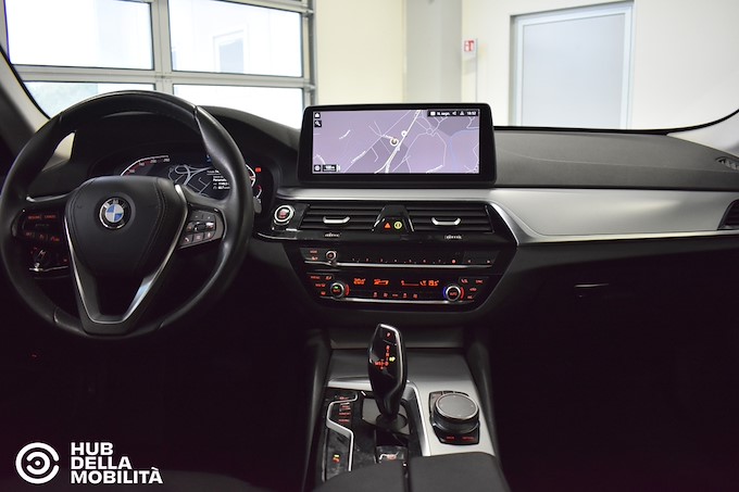 BMW 520d 48V Touring Business