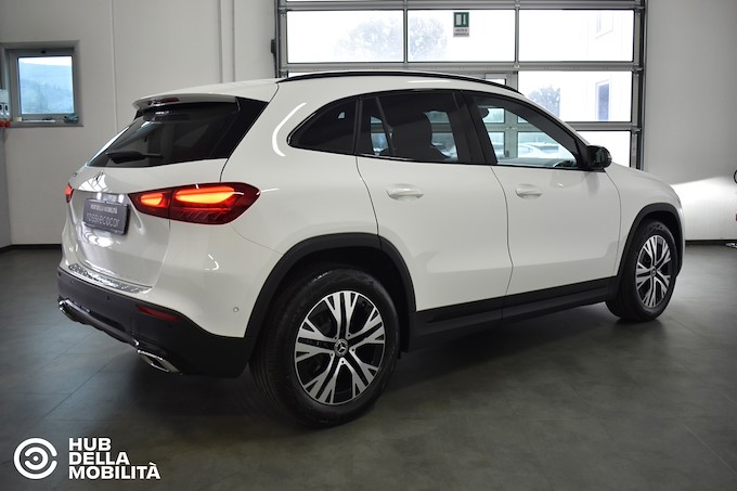 MERCEDES GLA 180 D AUT. BUSINESS EXTRA
