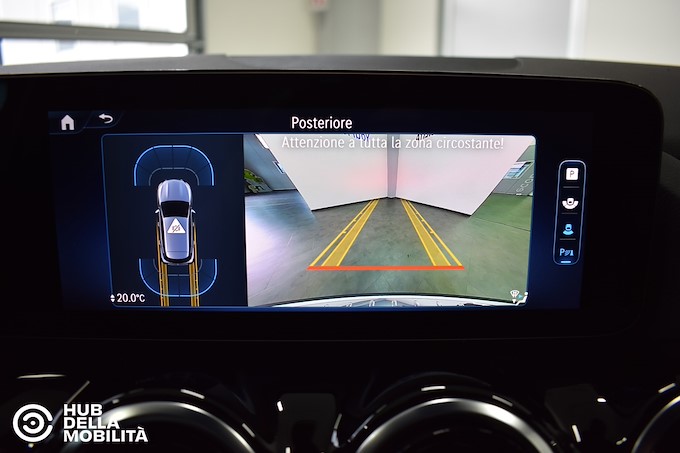 MERCEDES GLA 180 D AUT. BUSINESS EXTRA