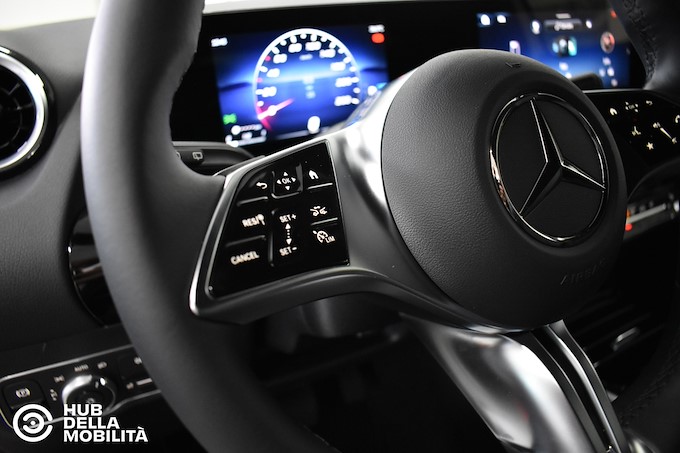 MERCEDES GLA 180 D AUT. BUSINESS EXTRA