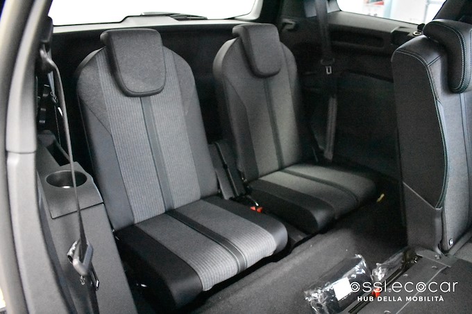 PEUGEOT 5008 BLUEHDI ALLURE AT8 130 CV 7 POSTI