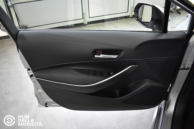 TOYOTA COROLLA SW 1.8 HYBRID ACTIVE