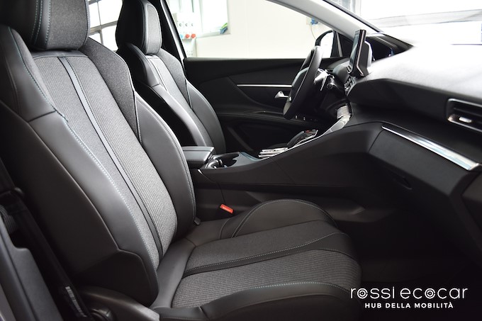 PEUGEOT 5008 BLUEHDI ALLURE AT8 130 CV 7 POSTI