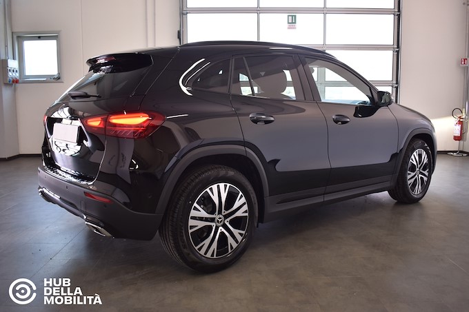 MERCEDES GLA 180 D AUT. BUSINESS EXTRA