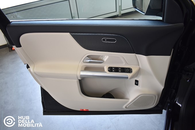 MERCEDES GLA 180 D AUT. BUSINESS EXTRA