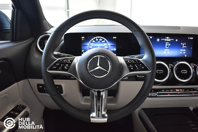 MERCEDES GLA 180 D AUT. BUSINESS EXTRA