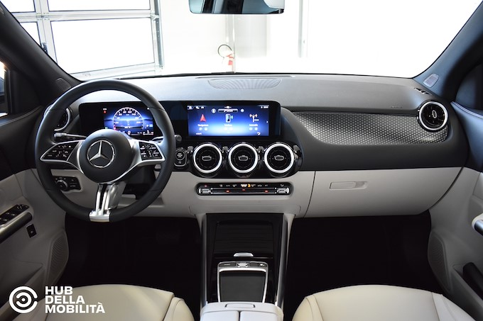 MERCEDES GLA 180 D AUT. BUSINESS EXTRA