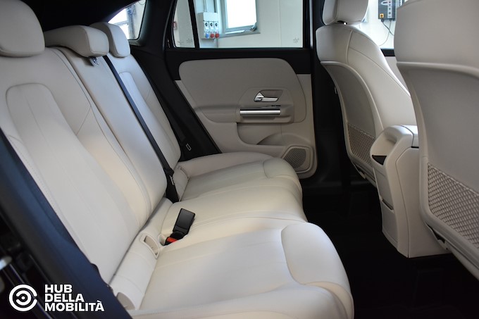 MERCEDES GLA 180 D AUT. BUSINESS EXTRA